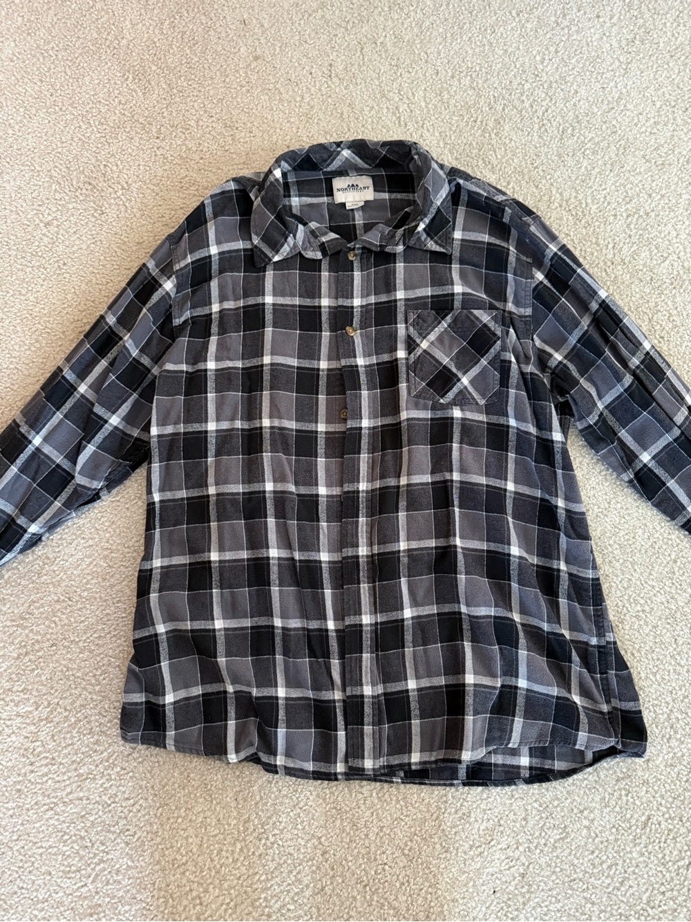 Men's Black & Gray Plaid Button-Down Shirt - Relaxed Fit